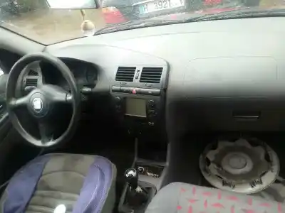 Здавання транспортного засобу seat cordoba berlina (6k2) stella року 1999 потужний d-akk