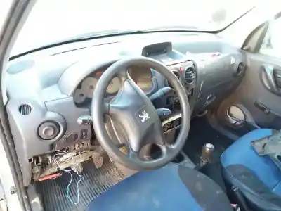 Veículo de Sucata peugeot partner (s2) combiespace do ano 2004 alimentado d-wjy