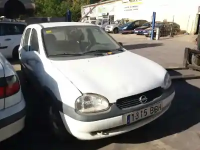 Veicolo di demolizione opel corsa b edition 2000 dell'anno 2000 alimentato d-x17d