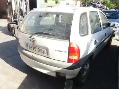 Veicolo di demolizione opel corsa b edition 2000 dell'anno 2000 alimentato d-x17d