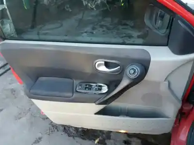 Véhicule à la ferraille renault megane ii berlina 5p confort expression de l'année 2003 alimenté k9k722