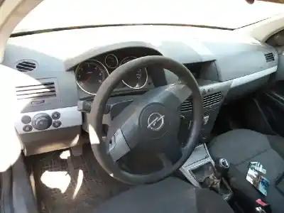 Veículo de Sucata opel astra h berlina enjoy do ano 2005 alimentado d-z17dth