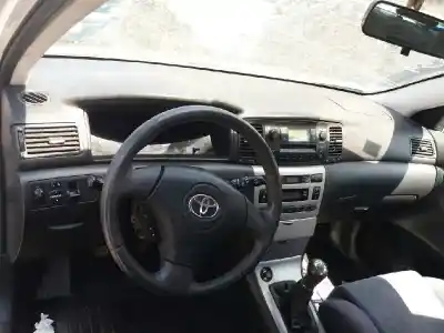 Veículo de Sucata TOYOTA COROLLA (E12) 1.6 16V do ano 2003 alimentado 3ZZFE