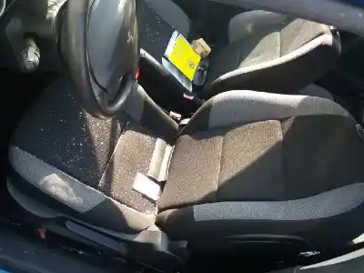 Veículo de Sucata peugeot 207 confort do ano 2009 alimentado d-8hz