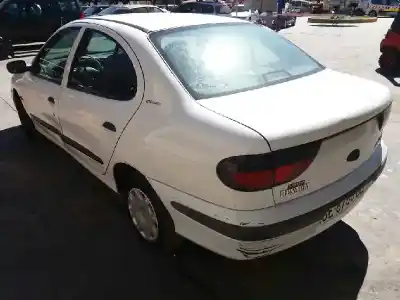 Scrapping Vehicle RENAULT MEGANE I CLASSIC (LA0) 1.6e Alize 90 CV / 66 KW of the year 1998 powered K7M702