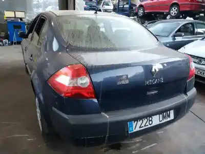 Veículo de Sucata renault megane ii berlina 5p confort expression do ano 2005 alimentado k4m760