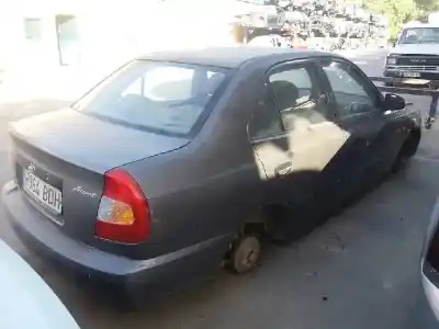 Veicolo di demolizione HYUNDAI ACCENT (LC) GL 4P dell'anno 2000 alimentato G-4EA