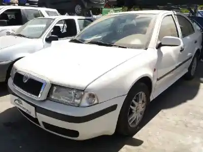 Veículo de Sucata SKODA                                              OCTAVIA BERLINA (1U2)                                                                                                                                                                                                                                      AGR                                                                                                                                                                                                                                                        do ano 1999 alimentado AGR