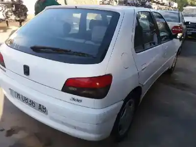 Veículo de Sucata peugeot                                            306 3/5 pt. / 4 pt. (s2)                                                                                                                                                                                                                                   g-nfz                                                                                                                                                                                                                                                      do ano 2000 alimentado g-nfz