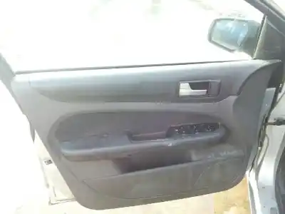 Veículo de Sucata ford focus berlina (cap) ghia do ano 2005 alimentado g8da