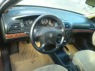 Veículo de Sucata peugeot 406 berlina (s1/s2) st do ano 2000 alimentado g-rfr