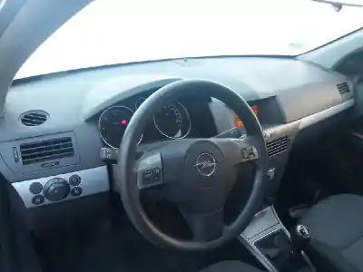 Veicolo di demolizione opel astra h berlina enjoy dell'anno 2005 alimentato z17dth