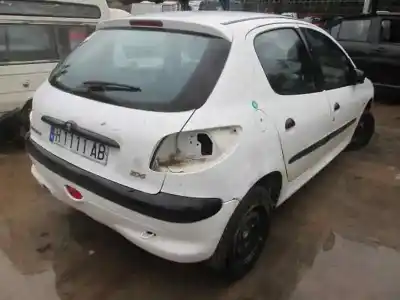 Здавання транспортного засобу peugeot 206 berlina x-line року 2000 потужний 