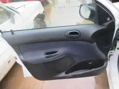 Здавання транспортного засобу peugeot 206 berlina x-line року 2000 потужний 