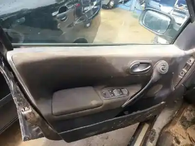 Veicolo di demolizione renault                                            megane ii berlina 3p                                                                                                                                                                                                                                       confort dynamique                                                                                                                                                                                                                                          dell'anno 2004 alimentato k9k729