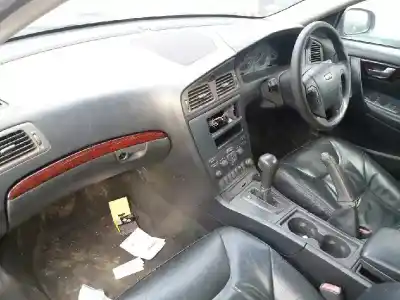 Veículo de Sucata volvo v70 familiar 2.4 (103kw) do ano 2001 alimentado b5244s2