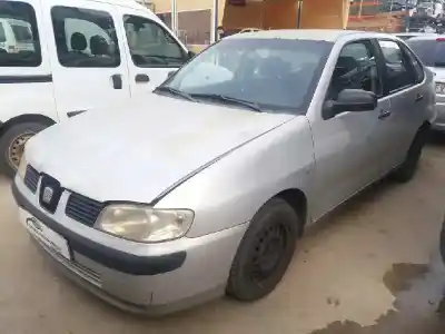 Sloopvoertuig seat cordoba berlina (6k2) stella van het jaar 2000 aangedreven akk