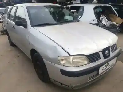 Sloopvoertuig seat cordoba berlina (6k2) stella van het jaar 2000 aangedreven akk