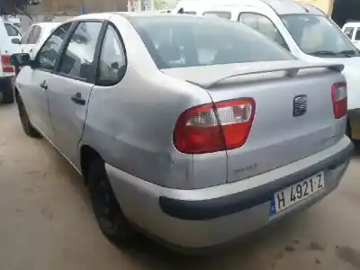 Sloopvoertuig seat cordoba berlina (6k2) stella van het jaar 2000 aangedreven akk