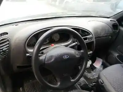 Veicolo di demolizione FORD FIESTA BERLINA (DX) Ambiente dell'anno 2001 alimentato J4R