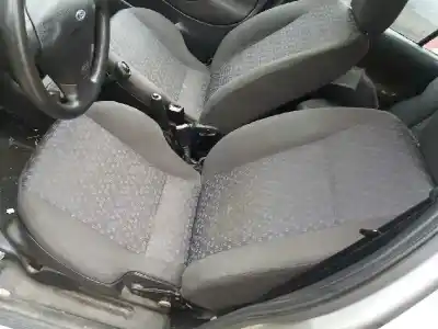 Sloopvoertuig ford fiesta berlina (dx) ambiente van het jaar 2001 aangedreven j4r