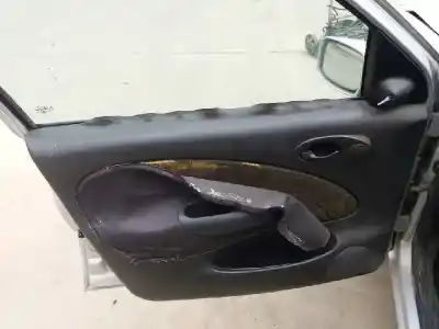 Sloopvoertuig ford fiesta berlina (dx) ambiente van het jaar 2001 aangedreven j4r