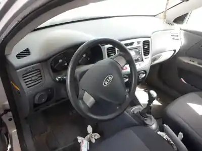 Scrapping Vehicle kia rio ii (jb) 1.4 16v of the year 2007 powered g4ee