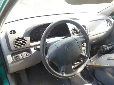 Veículo de Sucata KIA RIO RS Paket S Berlina do ano 2002 alimentado A3E