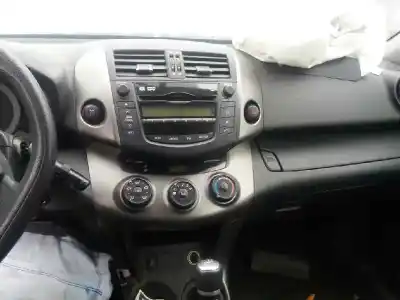 Veículo de Sucata toyota rav 4 (a3) sol do ano 2001 alimentado 2adftv