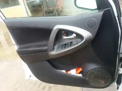 Veículo de Sucata toyota rav 4 (a3) sol do ano 2001 alimentado 2adftv
