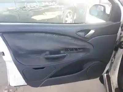 Veicolo di demolizione citroen c5 berlina collection dell'anno 2001 alimentato 9hz