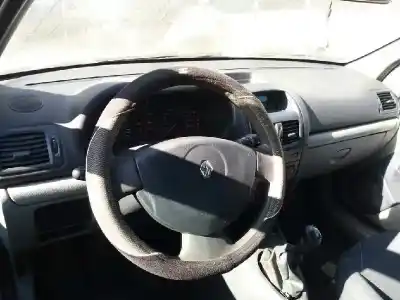 Здавання транспортного засобу renault clio ii fase ii (b/cb0) base authentique 65 cv / 48 kw року 2003 потужний k9k704