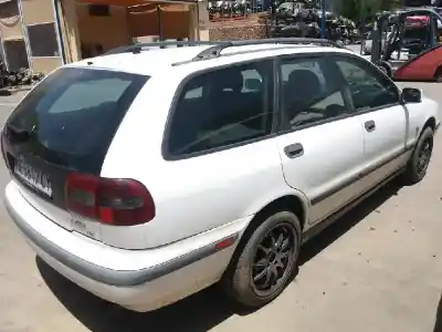 Veículo de Sucata volvo v40 familiar td do ano 1997 alimentado d4192t