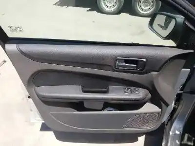 Véhicule à la ferraille ford focus berlina (cap) trend de l'année 2007 alimenté hhda