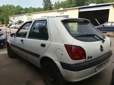 Veículo de Sucata ford fiesta berlina (dx) básico do ano 2001 alimentado g/4jr