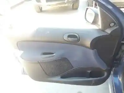 Здавання транспортного засобу peugeot 206 berlina xr року 2000 потужний wjy