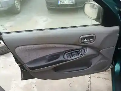 Veículo de Sucata NISSAN ALMERA (N16/E) Comfort do ano 2001 alimentado YD22DDT