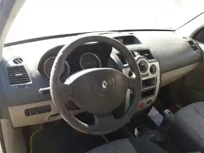 Veículo de Sucata renault megane ii berlina 5p confort expression do ano 2003 alimentado k9k722