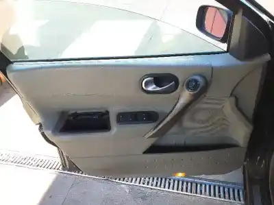 Veículo de Sucata renault megane ii berlina 5p luxe dynamique do ano 2006 alimentado k9k732