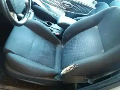 Veículo de Sucata ford mondeo berlina (ge) futura (d) do ano 2004 alimentado fmba