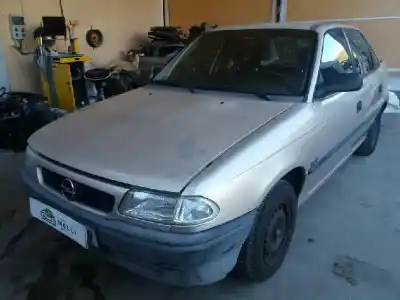 Verschrottungsfahrzeug OPEL ASTRA F BERLINA Básico des Jahres 1997 angetrieben X16SZ