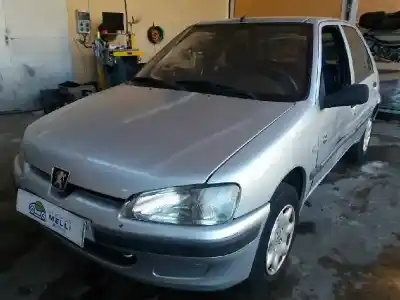 Sloopvoertuig PEUGEOT 106 (S2) Max van het jaar 2003 aangedreven HFX