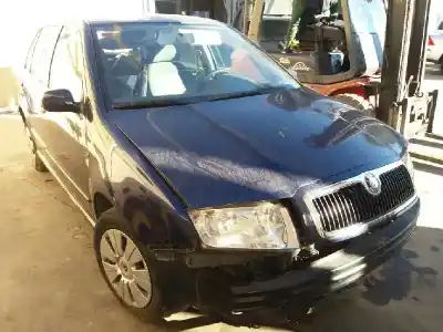 Scrapping Vehicle skoda fabia (6y2/6y3) fresh of the year 2002 powered asy