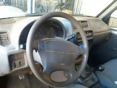 Veículo de Sucata suzuki vitara se/sv (et) 2.0 hdi largo lujo do ano 2003 alimentado rhy