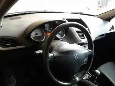 Veículo de Sucata peugeot 207 xs pack do ano 2007 alimentado 9hx