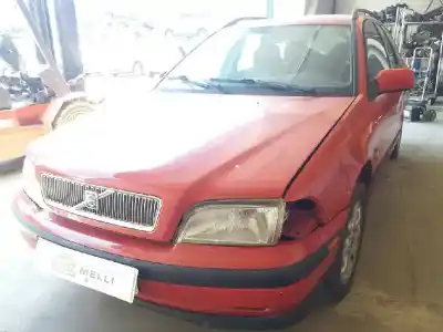 Veículo de Sucata volvo v40 familiar 1.9 diesel do ano 2000 alimentado d4192t2