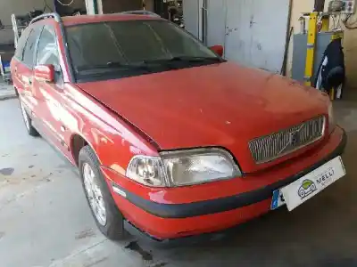 Hurda Aracı VOLVO V40 FAMILIAR 1.9 Diesel Yılın 2000 güçlü D4192T2