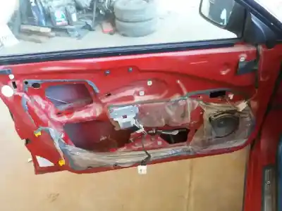 Veículo de Sucata volvo v40 familiar 1.9 diesel do ano 2000 alimentado d4192t2