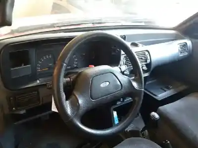 Veicolo di demolizione ford orion g/lr dell'anno 1989 alimentato g/lr