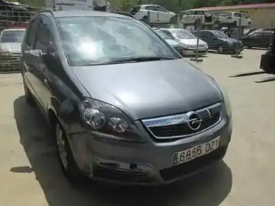 Veículo de Sucata opel zafira b cosmo do ano 2006 alimentado 